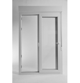 Janela de correr de sacada em PVC Aluplast, com estore