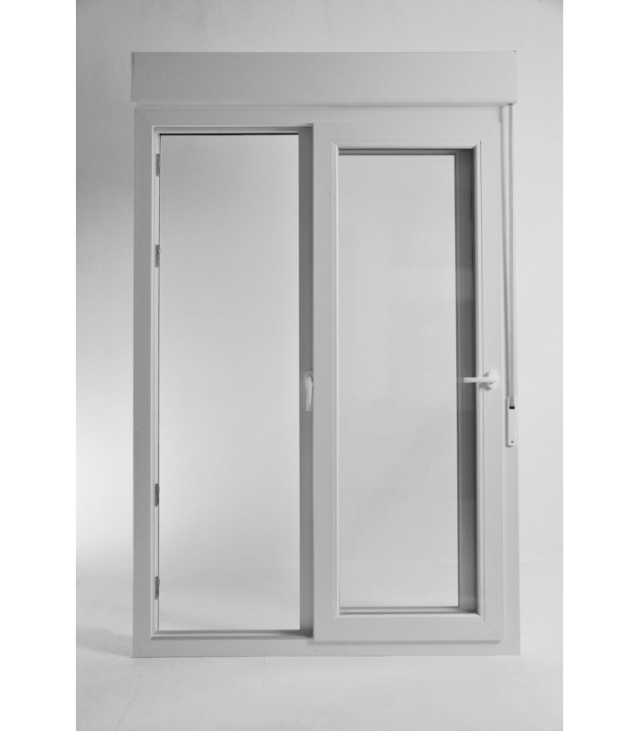 Janela de correr de sacada em PVC Aluplast, com estore