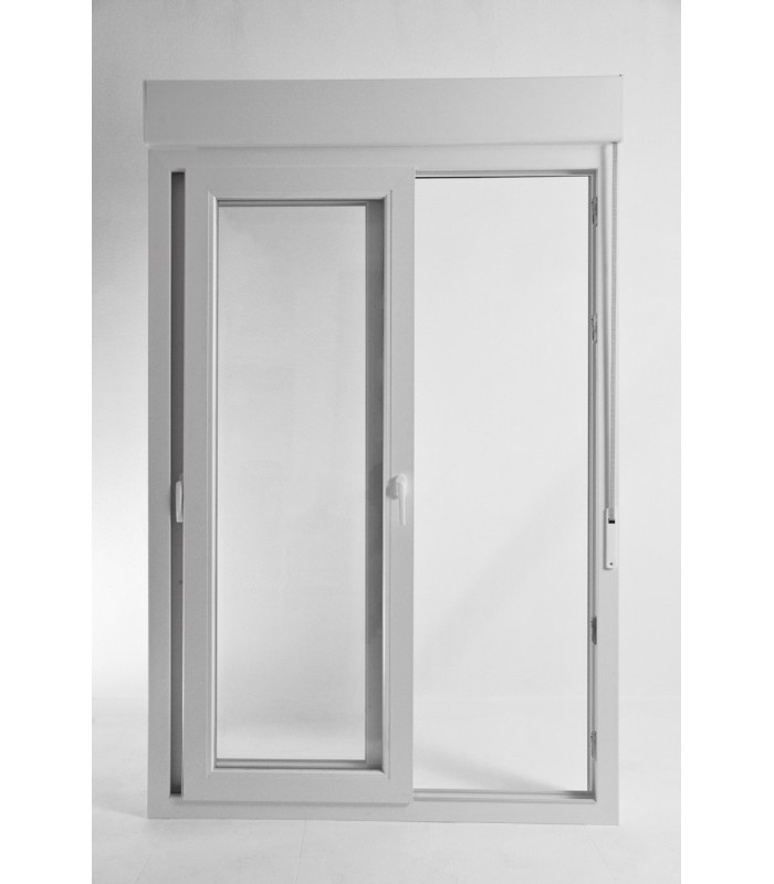 Janela de correr de sacada em PVC Aluplast, com estore