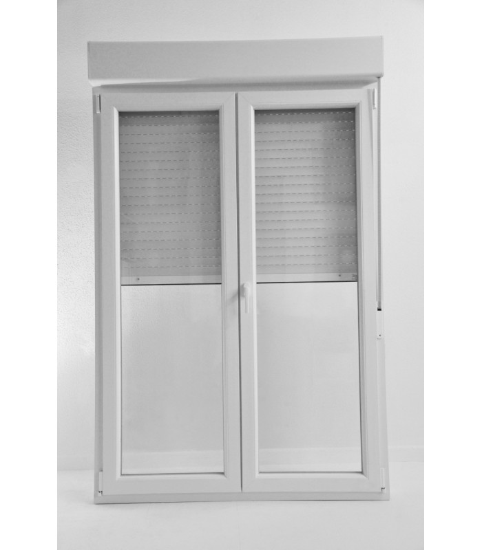 Janela oscilobatente, de sacada em PVC Aluplast, com estore