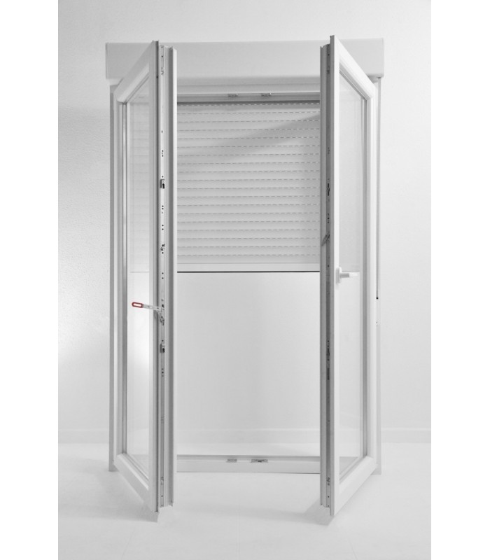 Janela oscilobatente, de sacada em PVC Aluplast, com estore