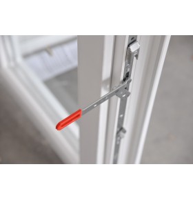 Janela oscilobatente, de sacada em PVC Aluplast, sem estore