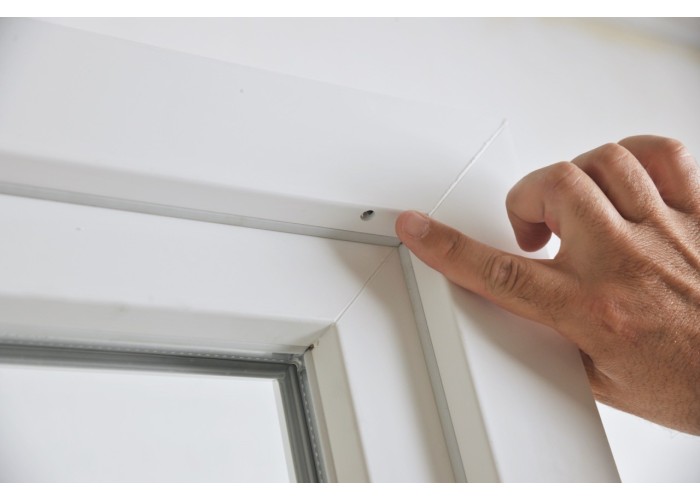Janela oscilobatente, de sacada em PVC Aluplast, sem estore