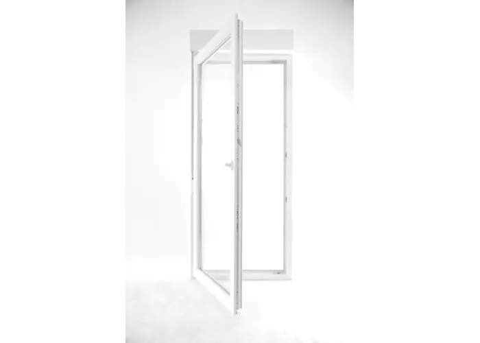 Janela oscilobatente de sacada em PVC Aluplast, com estore