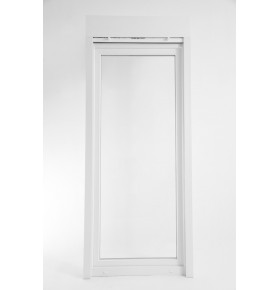 Janela oscilobatente de sacada em PVC Aluplast, com estore