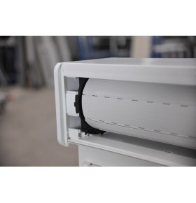 Janela oscilobatente de sacada em PVC Aluplast, com estore