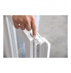 Janela PVC Oscilobatente Por Medida com Estore 2 Folhas Vidro Duplo Aluplast A+