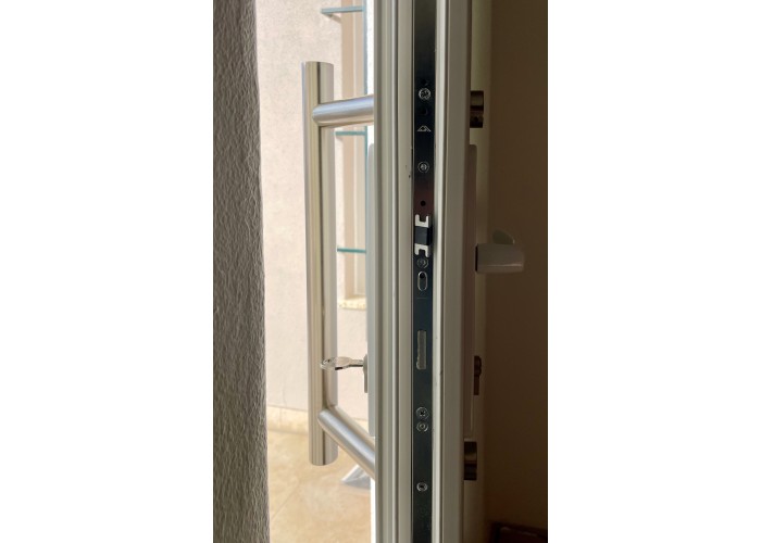Porta Exterior Aluplast PVC AIRES 90x200cm Branca Esquerda