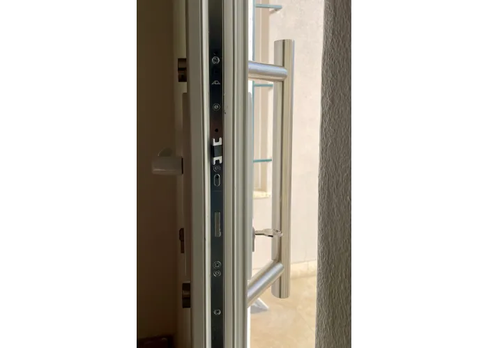 Porta Exterior Aluplast PVC AIRES 90x200cm Branca Direita