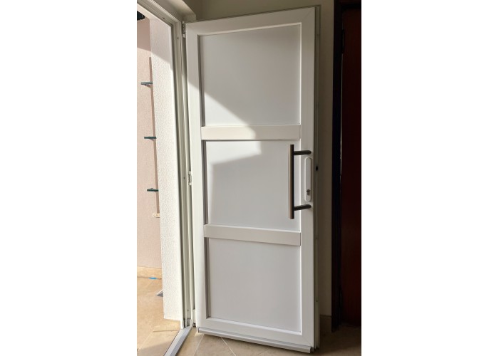 Porta Exterior Aluplast PVC AIRES 80x200cm Branca Esquerda
