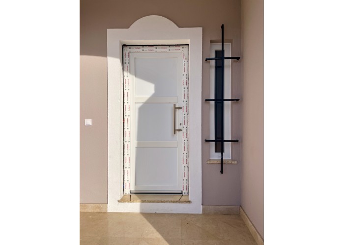 Porta Exterior Aluplast PVC AIRES 80x200cm Branca Esquerda