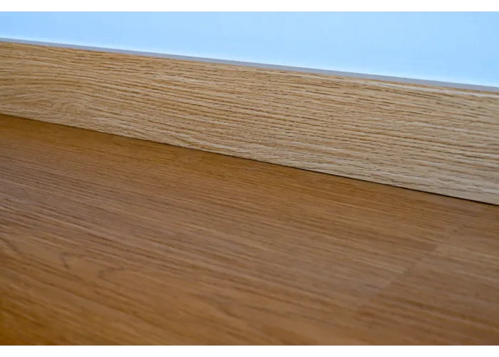 Rodapé PVC Expandido Carvalho 2200x70x15mm