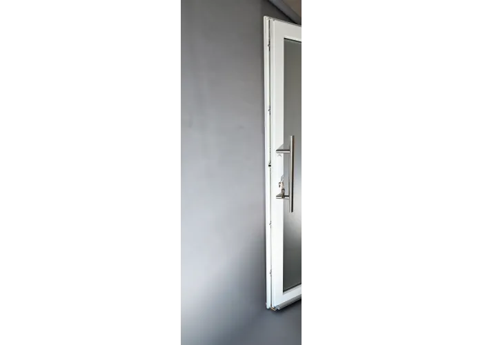Porta Exterior Aluplast PVC Vidro Transparente 90x200cm Branca Direita
