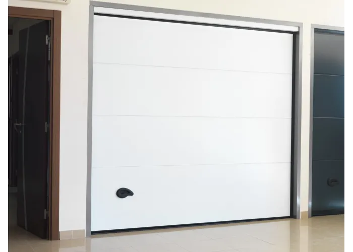 Portão de Garagem seccionado branco com motor | Fabricado por Medida