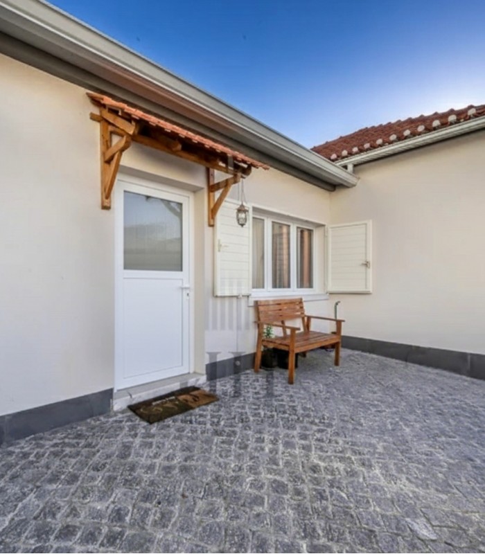 Porta Exterior PVC Meio Vidro Segurança 95x210 Veka 70mm