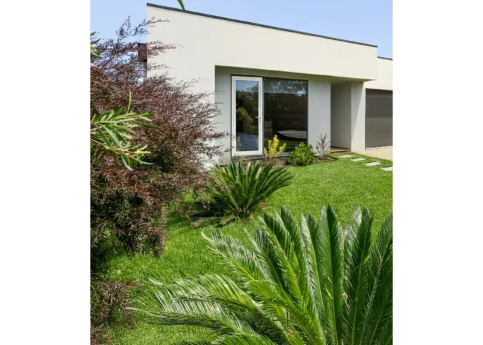 Porta-Janela PVC Vidro Transparente 90×205 | Veka 70 mm