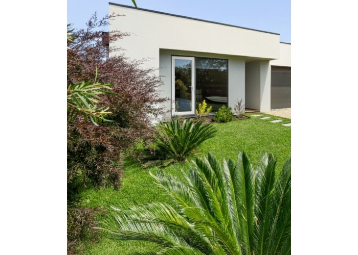 Porta-Janela PVC Vidro Fosco 80×205 | Veka 70 mm