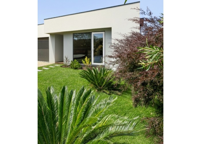 Porta-Janela PVC Vidro Fosco 90×205 | Veka 70 mm