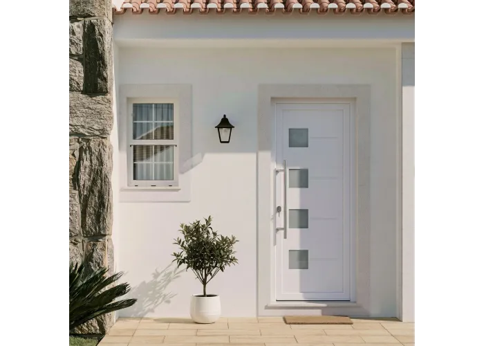Ambiente de casa com a porta de entrada PVC VEKA PLUS 6 por medida Siena branca vista do exterior com abertura à direita